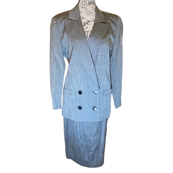 Christian Dior NWT Vintage 1980’s Classic Double Breasted Suit, Women’s Size 8 - Picture 3 of 13